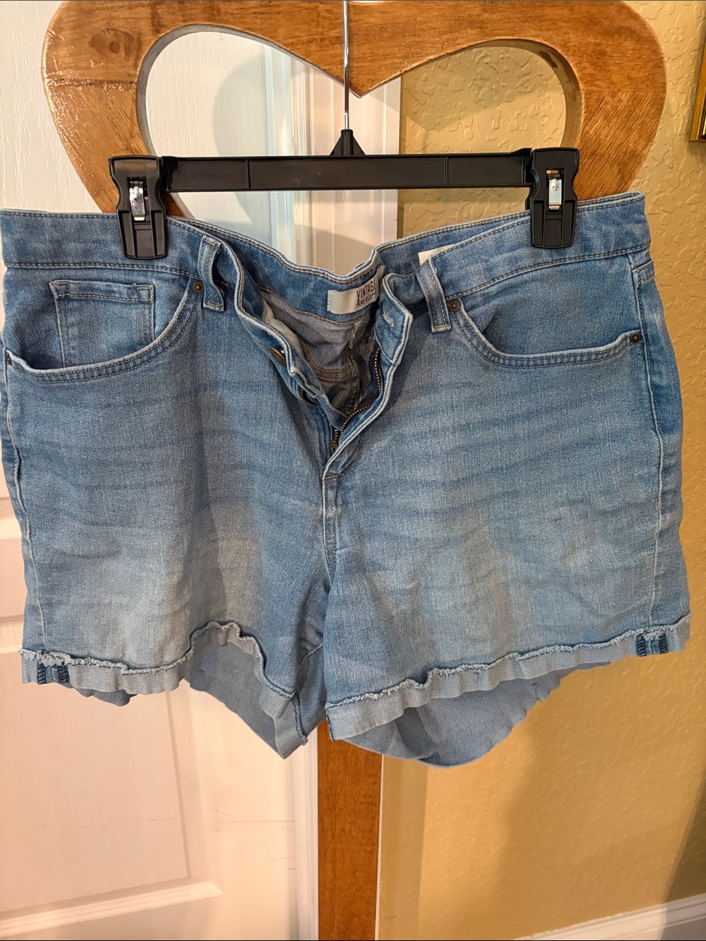 Vintage America Light Wash Denim Boho Jean Short size 16